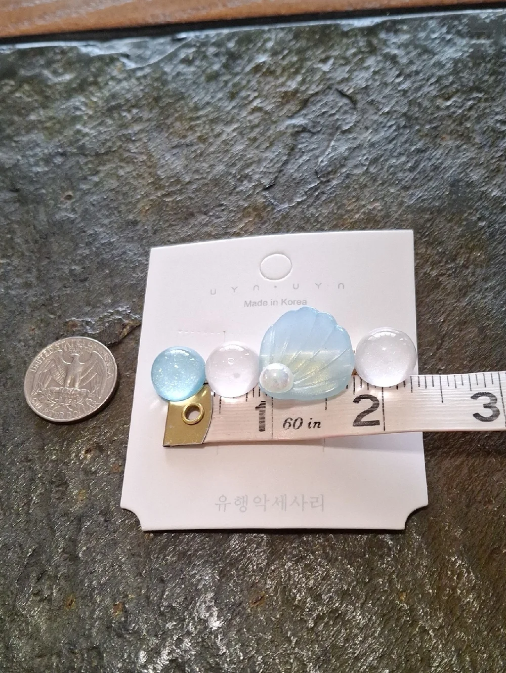 Shell Accent Pastel Blue Hair Clip